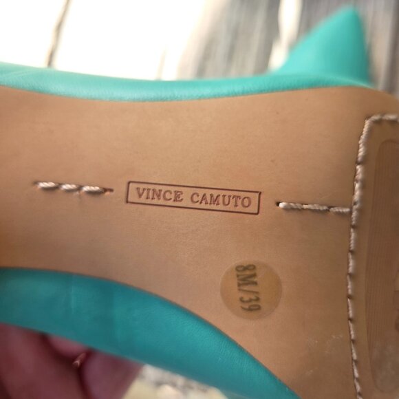 Sz 8 NWOTs Vince Camuto "Savilla" Pointed-Toe Leather Pumps Seafoam Green - Picture 9 of 9